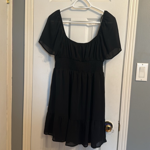 Black Dress - Picture 3 of 3